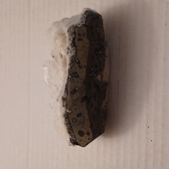 Raw White & Clear With Black Bottom Crystal - Gemstone - Picture 5 of 9